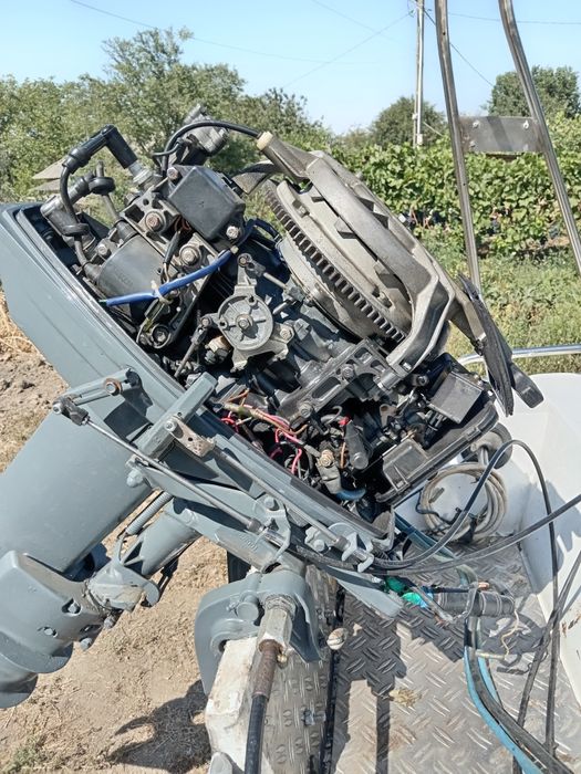 Vând motor barcă 25 cp preț 650E