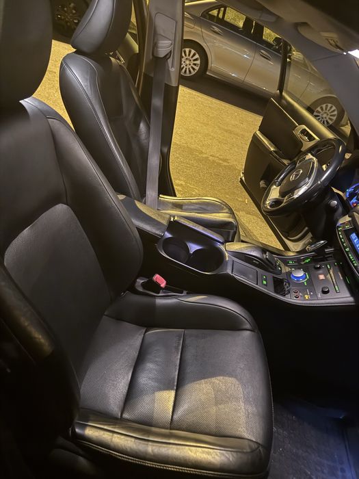 Lexus  CT 200h  СПЕШНО 7500 евро