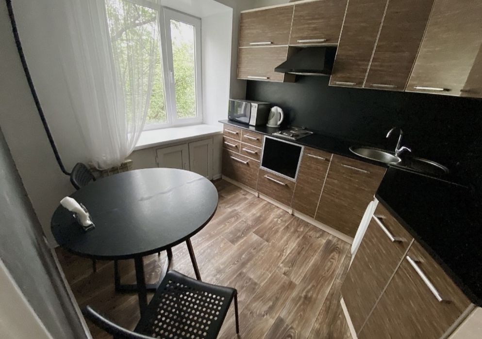 Сдам по часам в районе Евразии