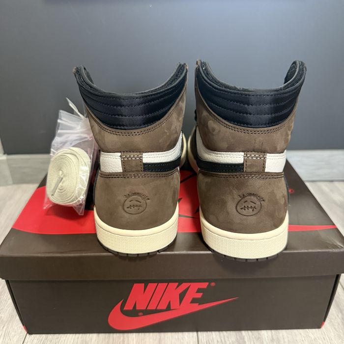 Jordan 1 x Travis Scott (44)