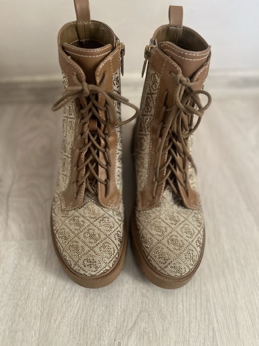 Боти Guess