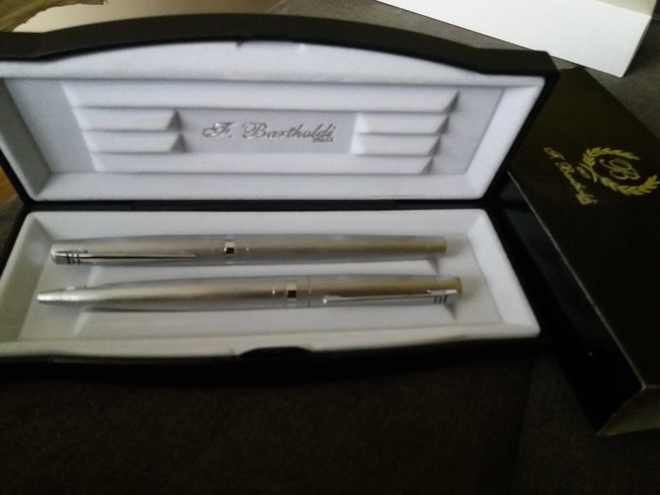 Комплект писалка и химикалка Bartholdi Italy метални в кутия