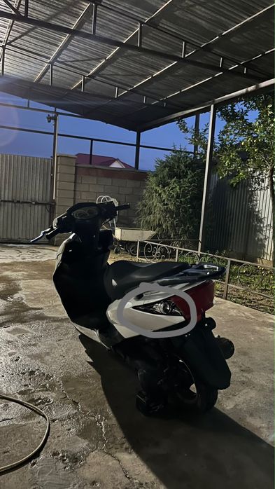 Продам скутер м8 165 кубов