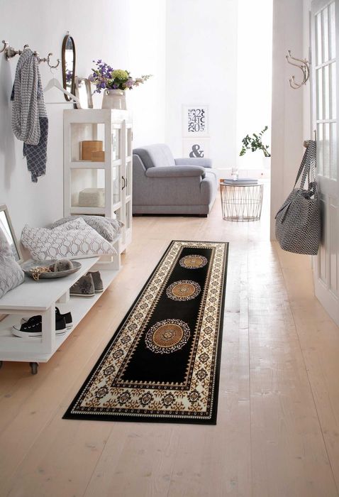 Продавам килим от изкуствена трева,кръгъл.