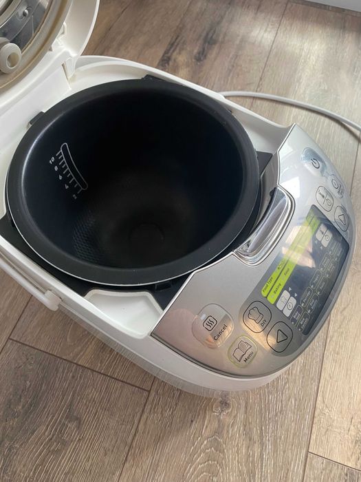 Multicooker Tefal cu AI