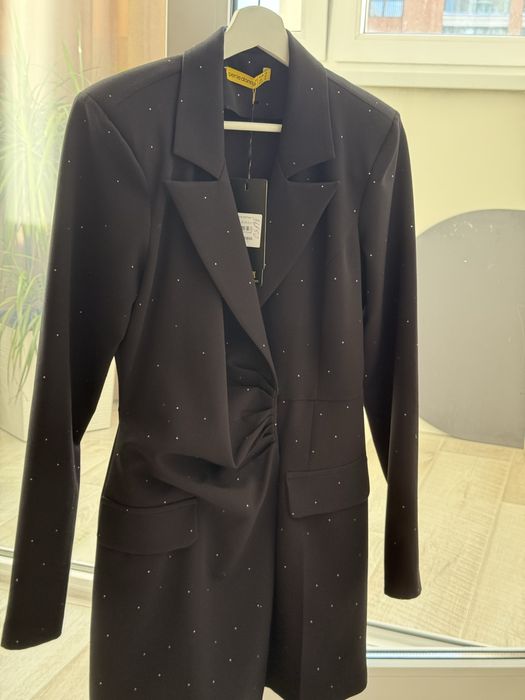 Продам платья новыне