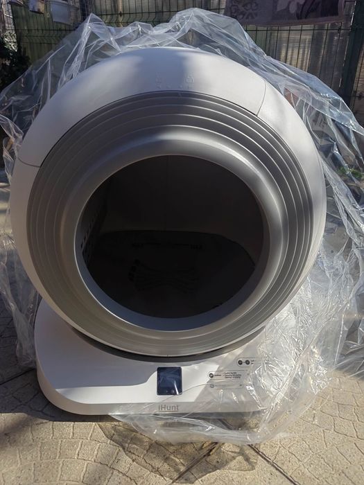 Litiera pisici ,nu este folosita ,a fost desfăcute pentru poze