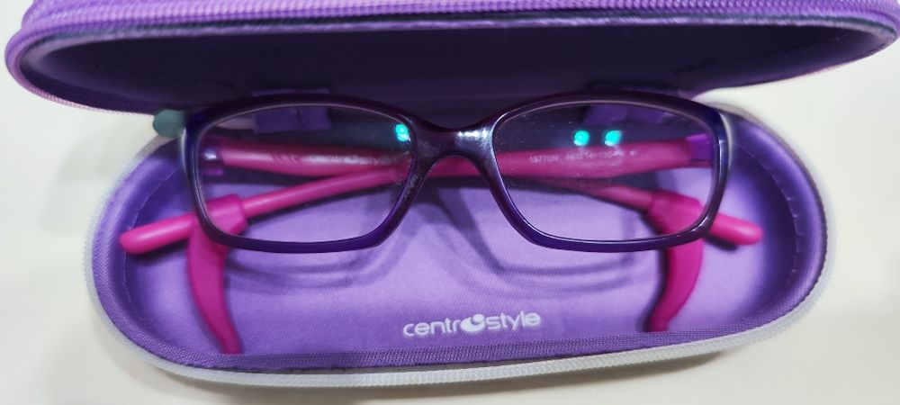 Vând ochelari sport fete cu ramă din GRILAMID  Made in Italy