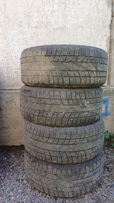 Зимние шины 225/50 R17