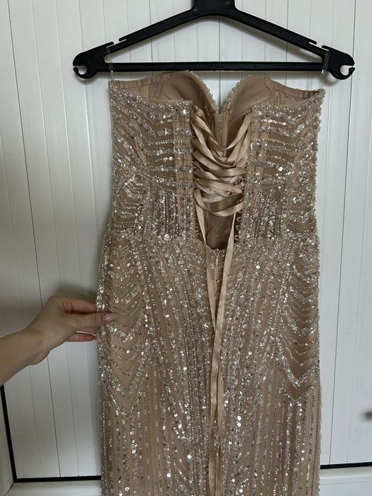 Абитуриентска рокля