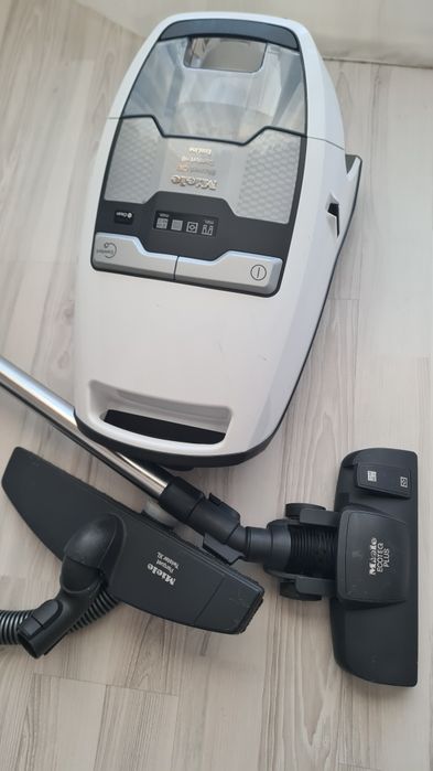 Aspirator miele in stare foarte buna.