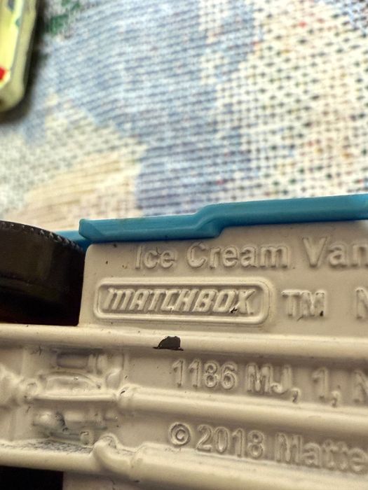 Две  колички Matchbox