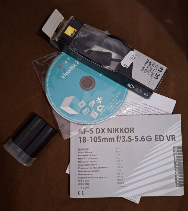 NIKON Фотоапарат + обектив
