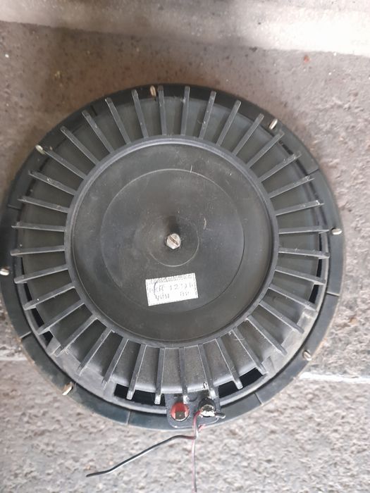 Басови  говорители