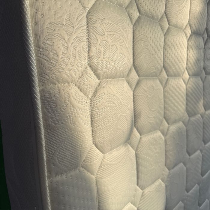 Saltea 180x200cm grosime 27cm / foarte buna !