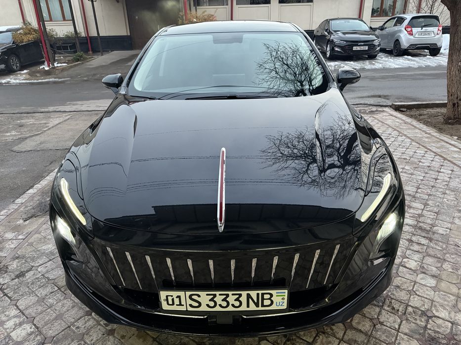 HONGQI EQM5 450tali sotiladi xolati ideal.