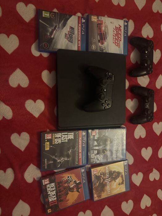 Playstation 4 slim