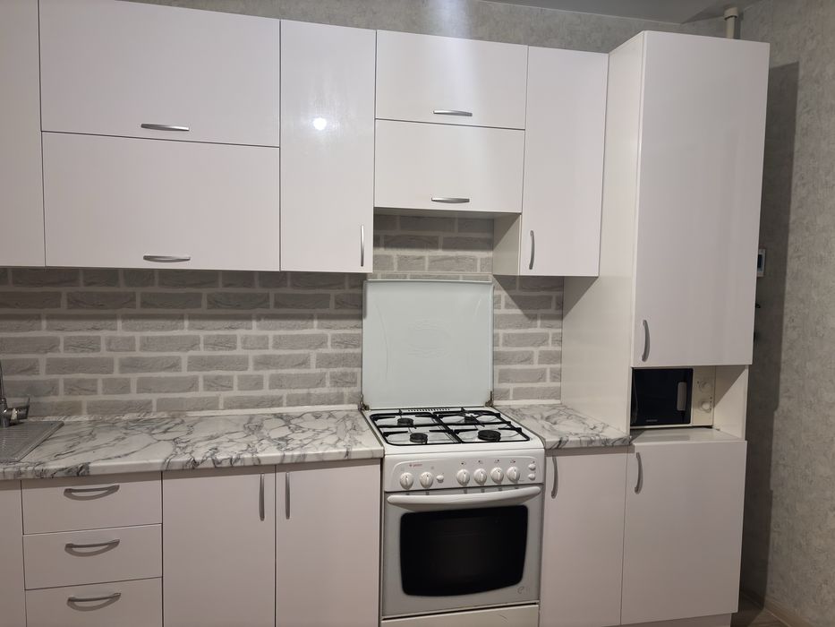 Продам кухонный гарнитур б/у