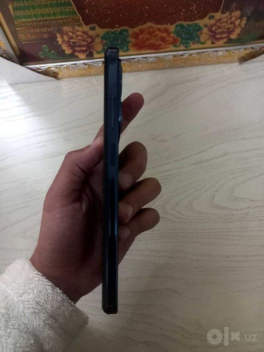 Infinix i 40 128 gb тёмный синий karobga dakument 10 kun ishlatilgan