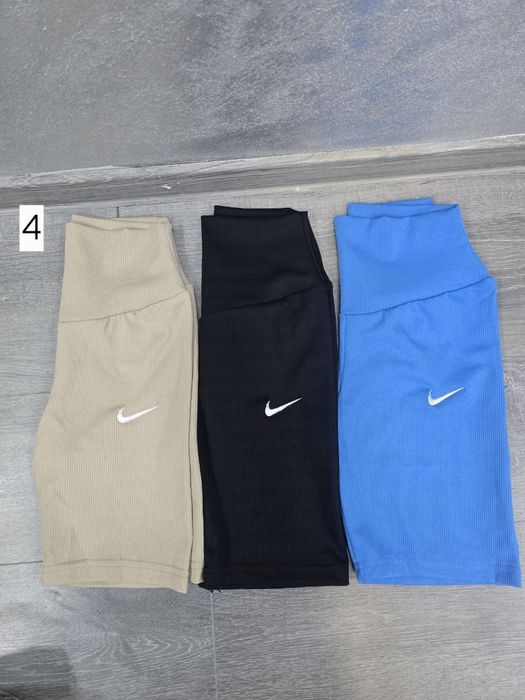 Blugi si pantaloni diferite modele