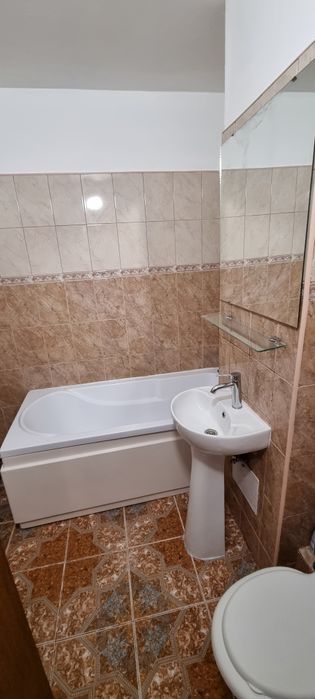 Inchiriez apartament cu 2 camere