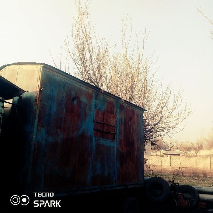 Traktor barcha narsalari blan sotiladi