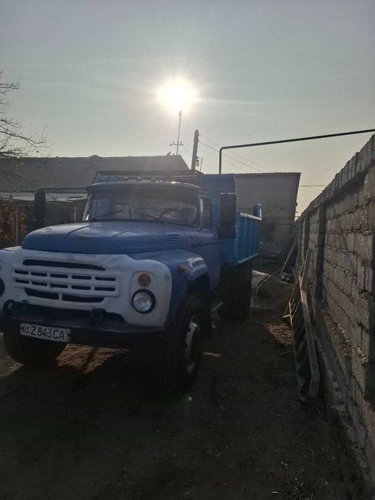 Зил самосвал сотилади