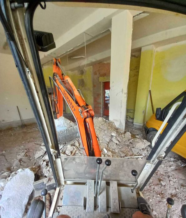 Услуги с малък Багер 2т.