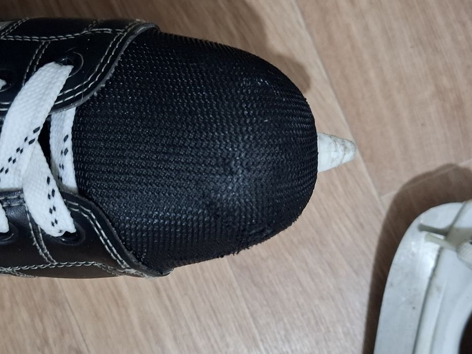 Продам коньки 44 размера