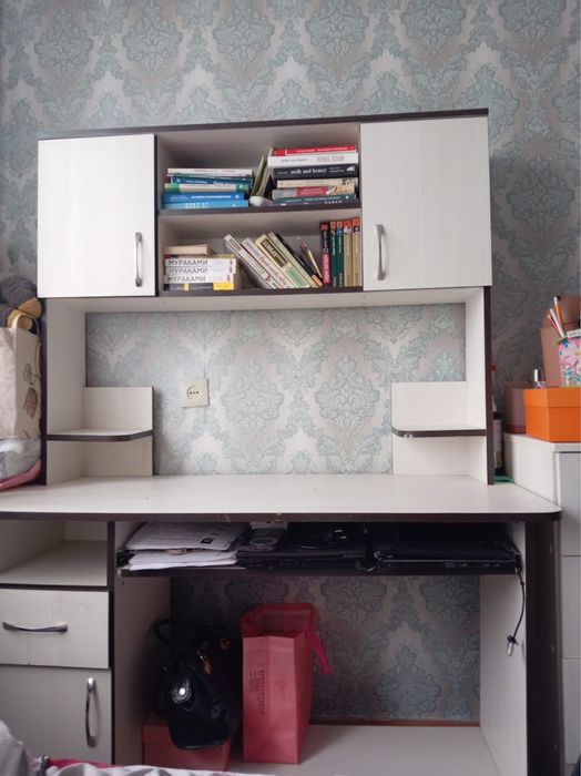 Стол для учебы/ сабақ оқитын стол