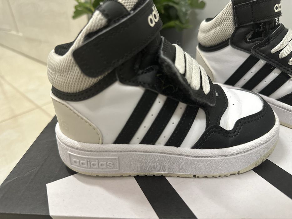 Спортни обувки Adidas