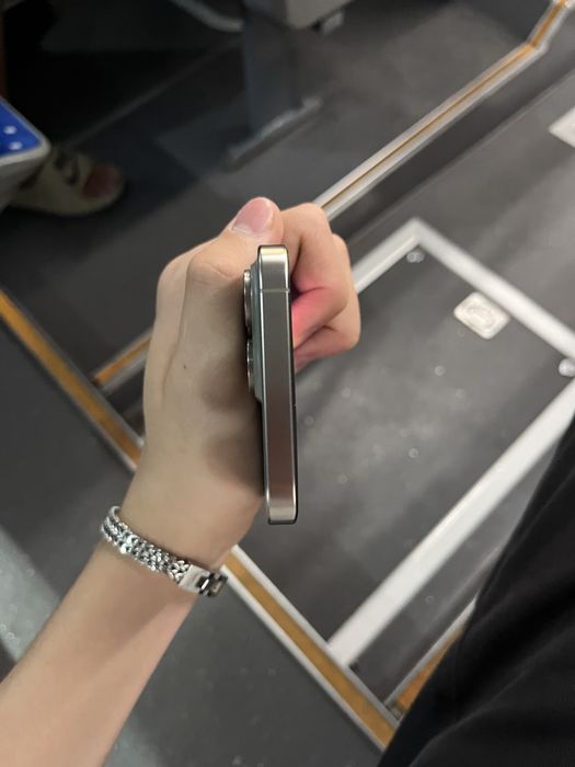 Продам Iphone 15 Pro Max 256gb