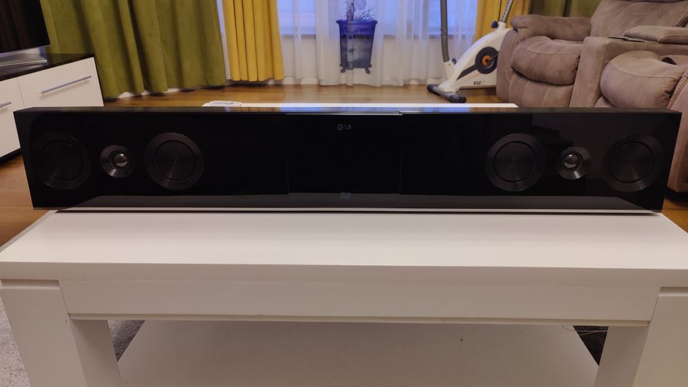 Vând soundbar LG, radio -cd, blu ray, 70w.