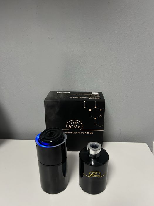 Parfum / Difuzorul inteligent de parfum. Odorizant Auto, 160 ml, 4 niveluri de pulverizare, incarcare USB