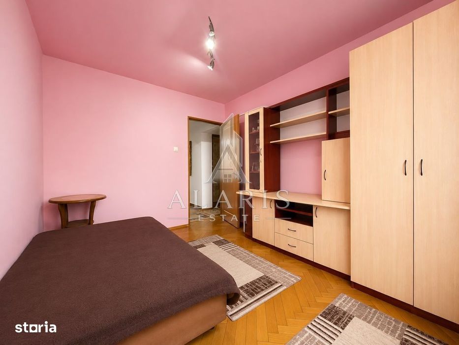 Apartament cu 4 camere, etaj intermediar, zona Bucovina