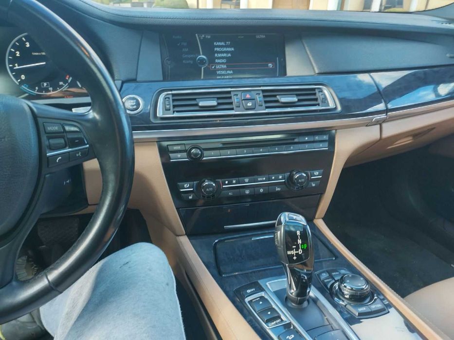 BMW F01 750li на части