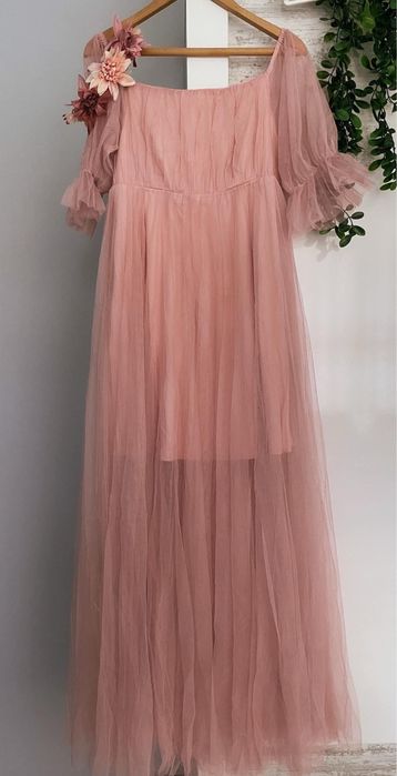 Рокли и венчета за бременни под наем за фотосесия