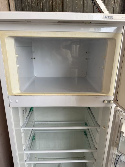 продается холодильник
