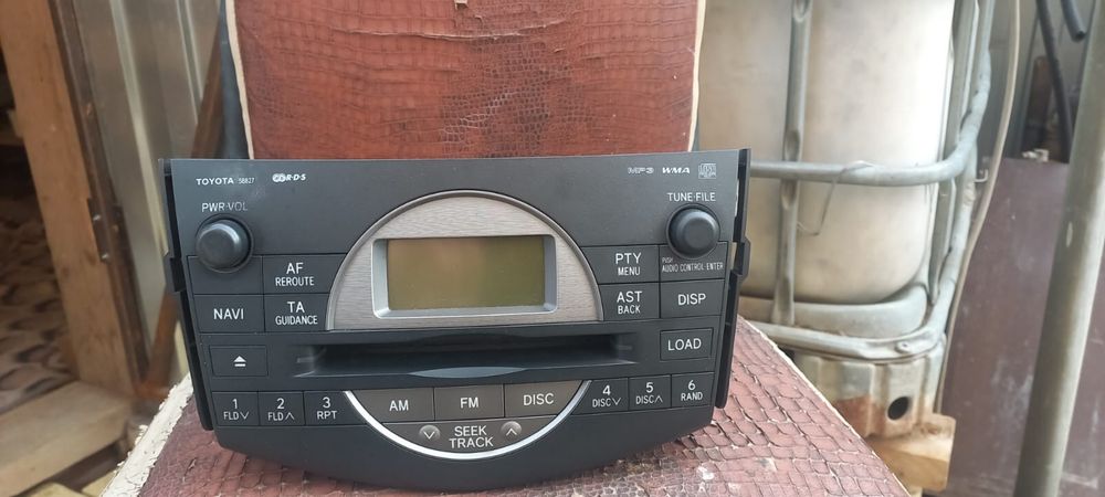 Продается родная магнитола рав 4