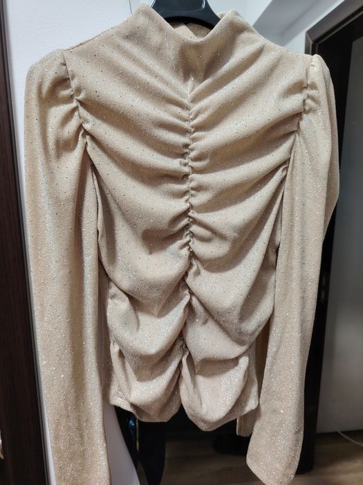 Нова! Дамска блуза с камъни в бежово