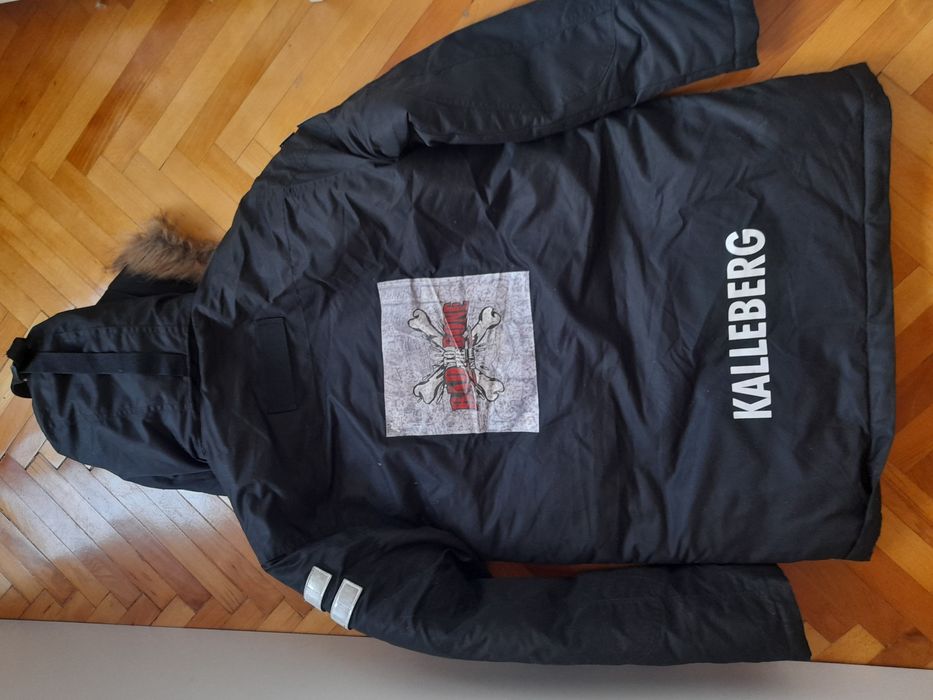 TRACKER мъжка парка S- M размер.