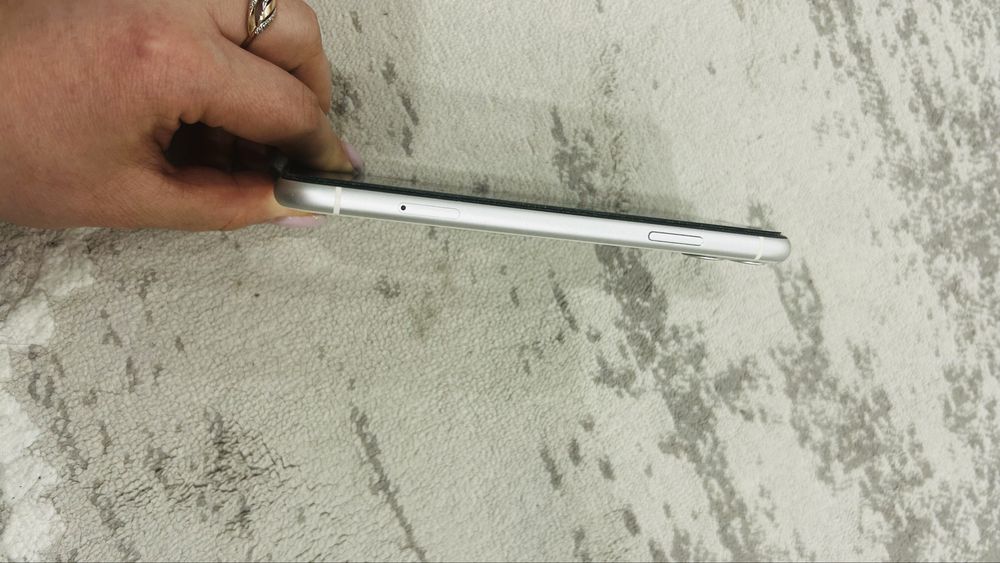 Продам iPhone 11