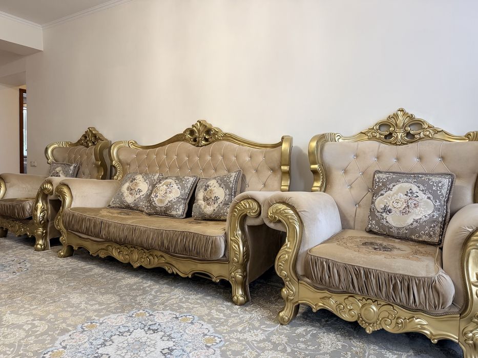 Диван с креслами