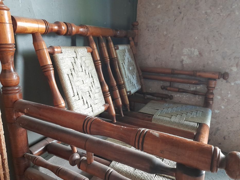 Дървен,диван (пейка)