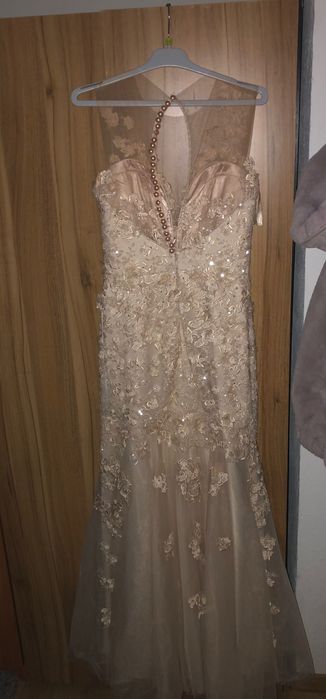 Абитуриентска бална рокля