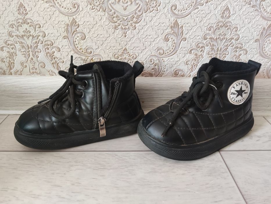 Продам сапожки детские