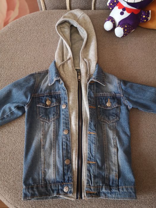 Продам детские куртки