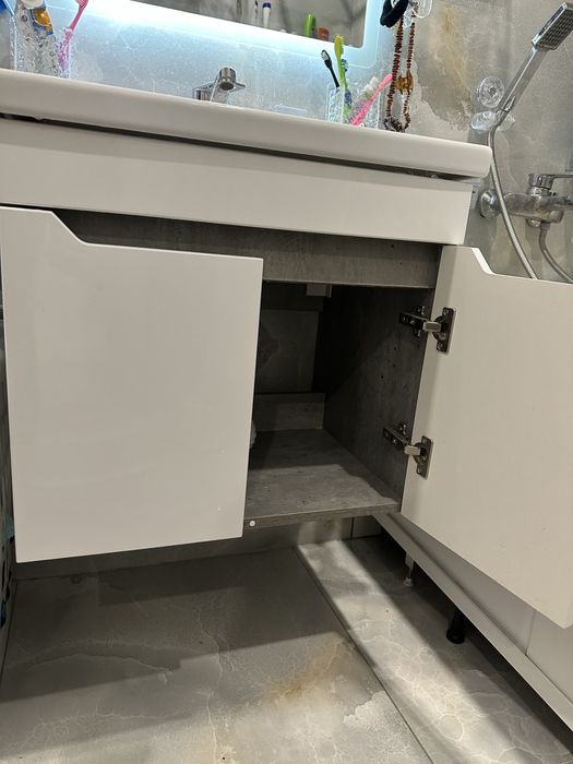 Раковина с тумбой