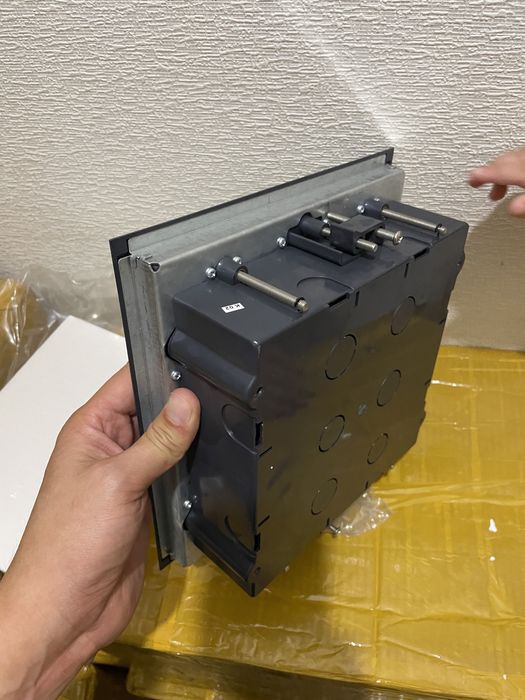 Напольный лючок розеточный блок