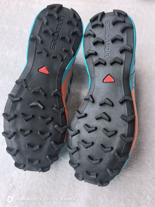 Страхотни женски маратонки asics и salomon номер 36.